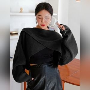 Crisscross cropped oversized sweater with balloon sleeves